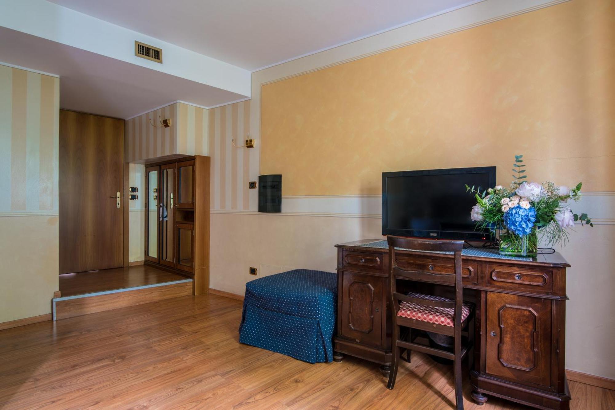 Hotel Porta Del Sole Soiano Del Lago Eksteriør bilde