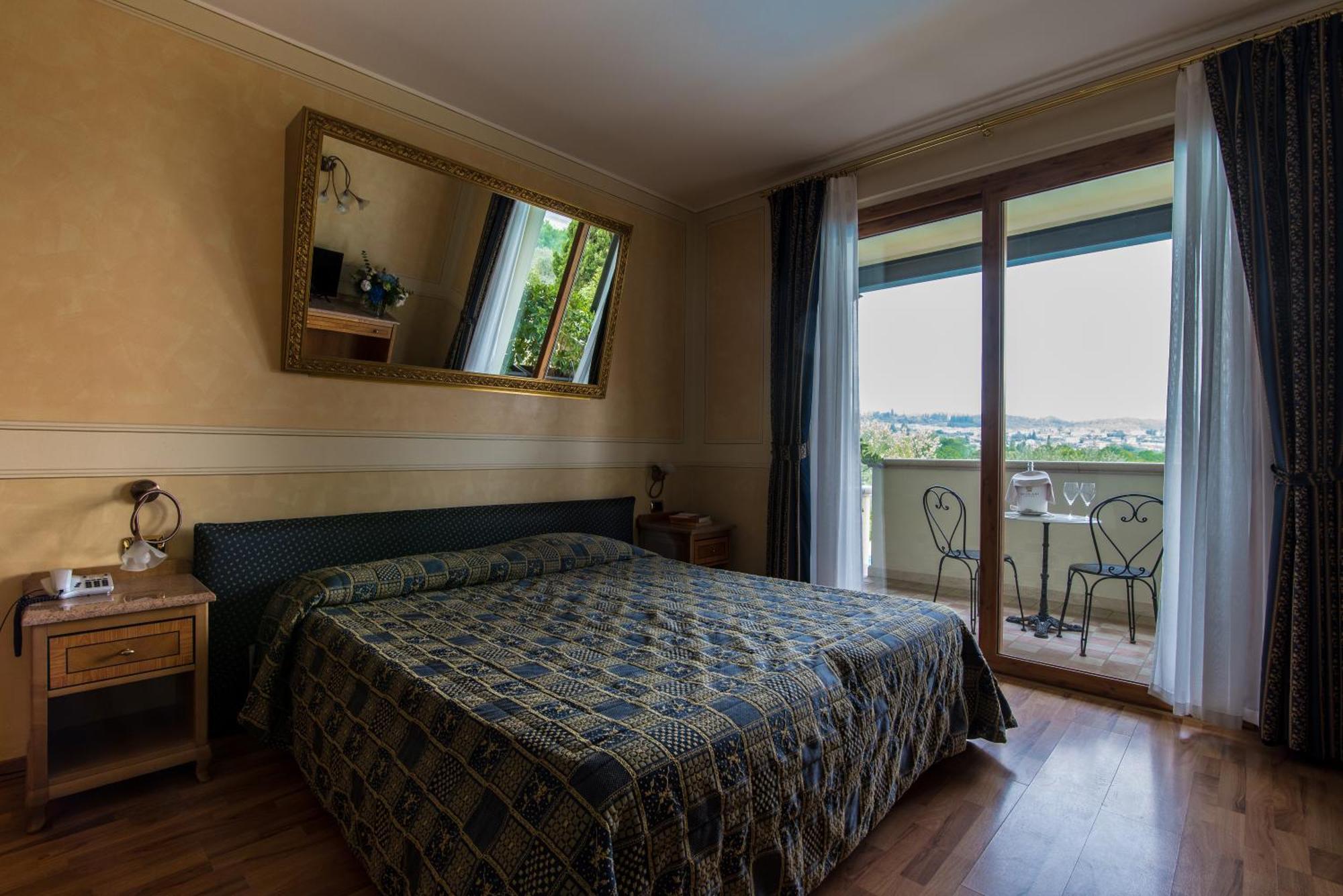 Hotel Porta Del Sole Soiano Del Lago Eksteriør bilde